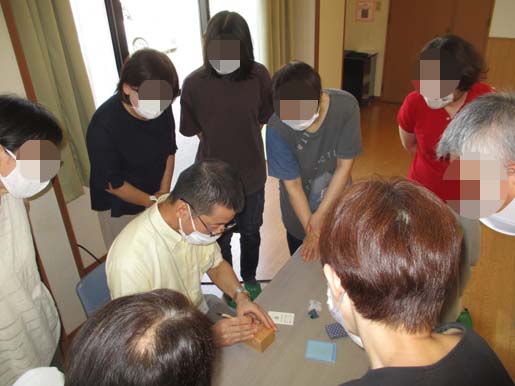 「はんこ出前講座」が津幡町立条南公民館で行われました。